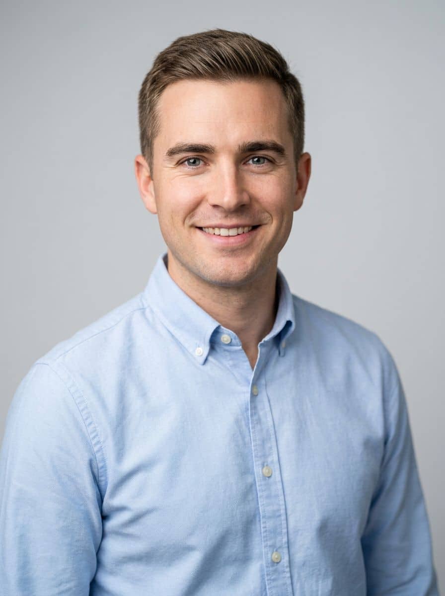 Oxford Blue Shirt - Studio Bright Grey - man business headshot